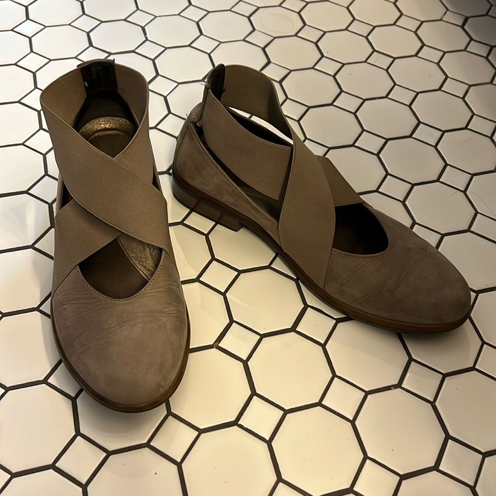 Naot- flats